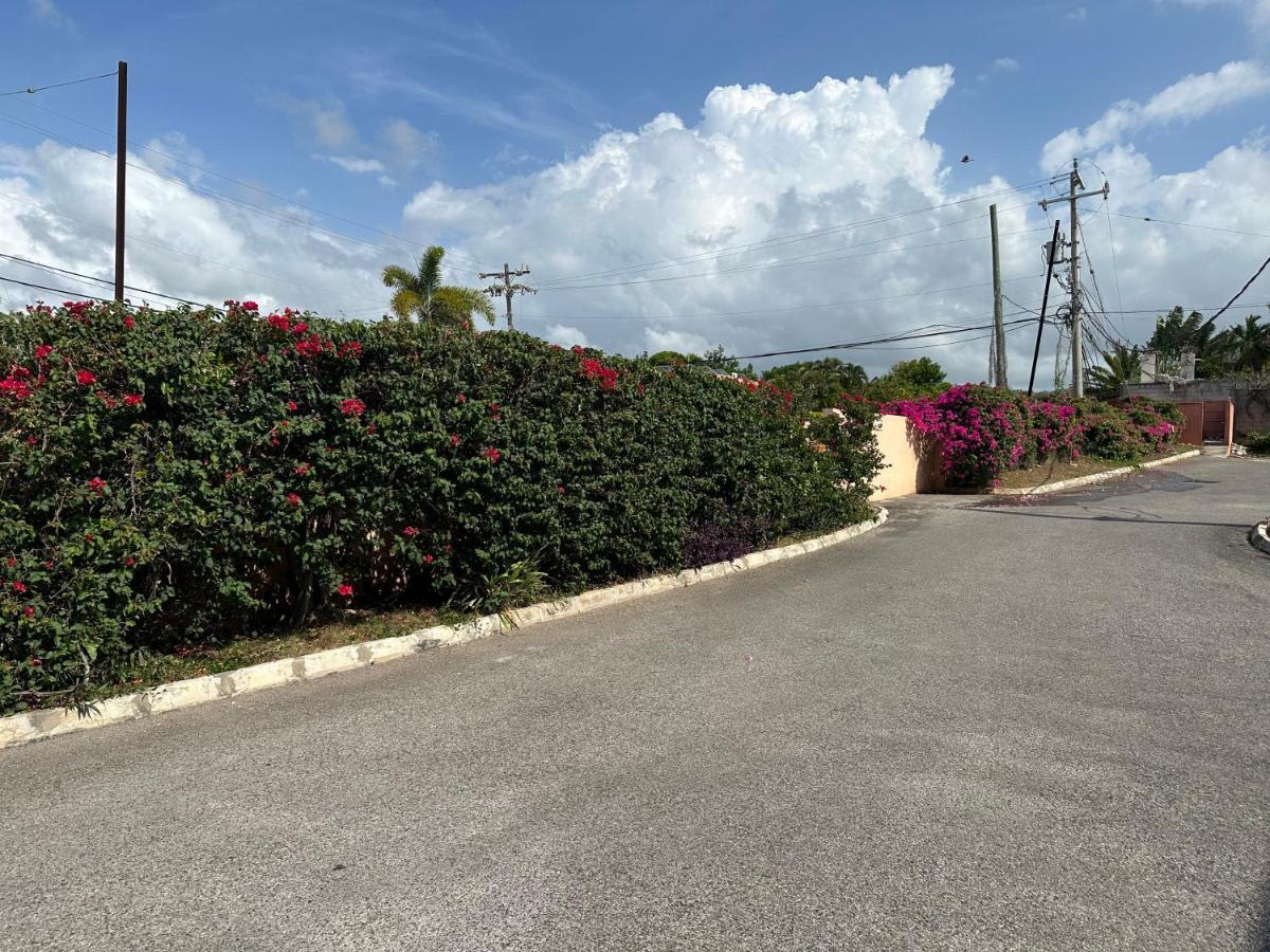 Remarkable 1-Bed Apartment In Montego Bay Exterior foto
